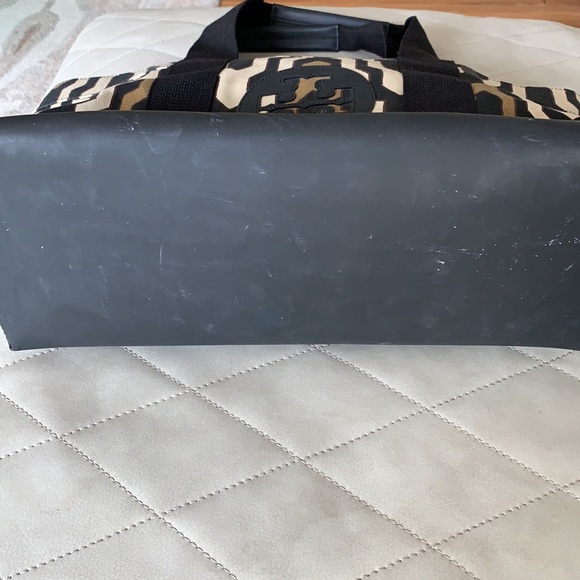 Tory Burch Ella Tote  Exotic animal print in Black/Brown/Cream, large Logo - Picture 3 of 9